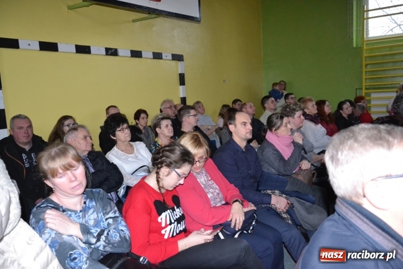 Zdjęcie w galerii na portalu naszraciborz.pl: Szkolny kiermasz w Rudach znów zgromadził tłumy wiadomości z regionu