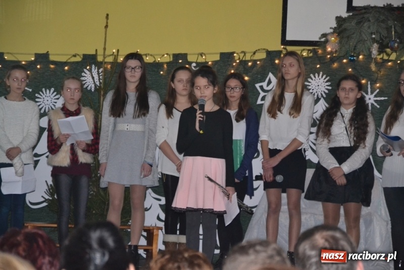 Zdjęcie w galerii na portalu naszraciborz.pl: Szkolny kiermasz w Rudach znów zgromadził tłumy wiadomości z regionu