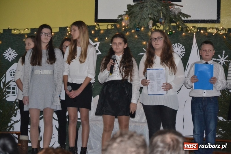 Zdjęcie w galerii na portalu naszraciborz.pl: Szkolny kiermasz w Rudach znów zgromadził tłumy wiadomości z regionu