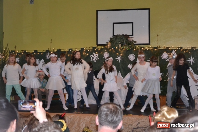 Zdjęcie w galerii na portalu naszraciborz.pl: Szkolny kiermasz w Rudach znów zgromadził tłumy wiadomości z regionu