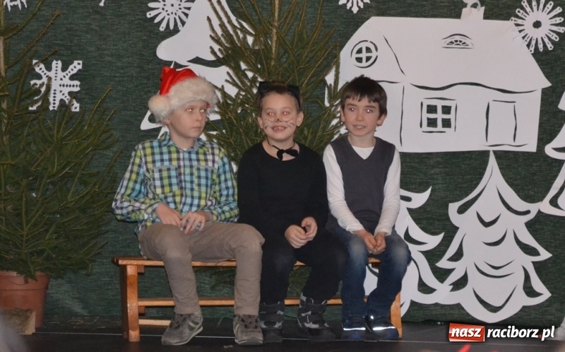 Zdjęcie w galerii na portalu naszraciborz.pl: Szkolny kiermasz w Rudach znów zgromadził tłumy wiadomości z regionu