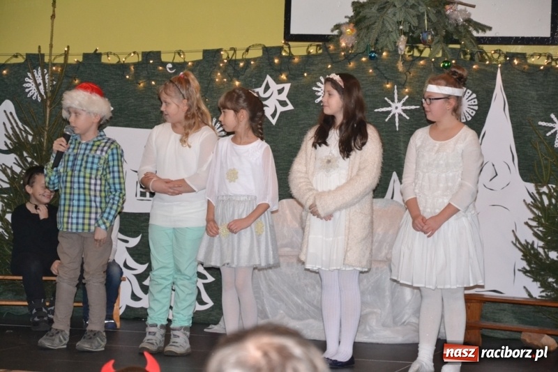 Zdjęcie w galerii na portalu naszraciborz.pl: Szkolny kiermasz w Rudach znów zgromadził tłumy wiadomości z regionu