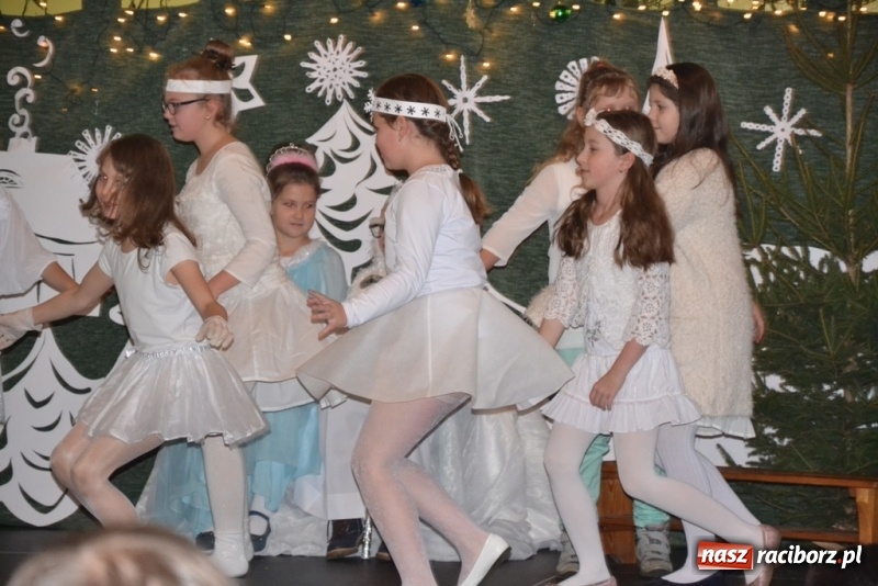 Zdjęcie w galerii na portalu naszraciborz.pl: Szkolny kiermasz w Rudach znów zgromadził tłumy wiadomości z regionu