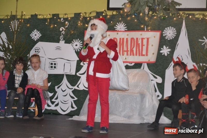 Zdjęcie w galerii na portalu naszraciborz.pl: Szkolny kiermasz w Rudach znów zgromadził tłumy wiadomości z regionu