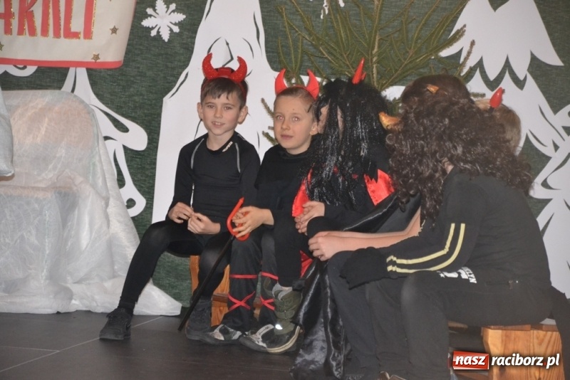 Zdjęcie w galerii na portalu naszraciborz.pl: Szkolny kiermasz w Rudach znów zgromadził tłumy wiadomości z regionu