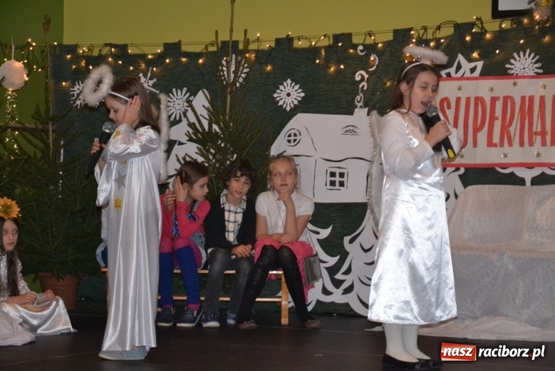 Zdjęcie w galerii na portalu naszraciborz.pl: Szkolny kiermasz w Rudach znów zgromadził tłumy wiadomości z regionu