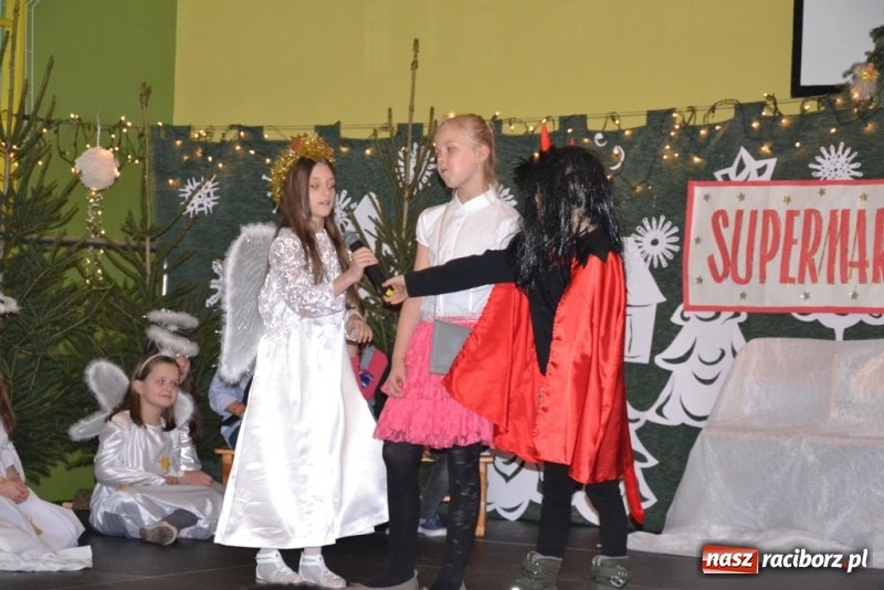 Zdjęcie w galerii na portalu naszraciborz.pl: Szkolny kiermasz w Rudach znów zgromadził tłumy wiadomości z regionu