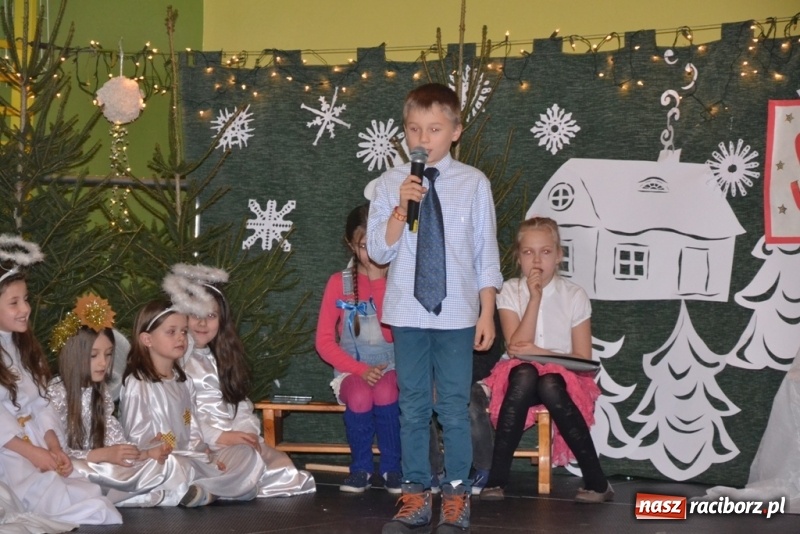 Zdjęcie w galerii na portalu naszraciborz.pl: Szkolny kiermasz w Rudach znów zgromadził tłumy wiadomości z regionu