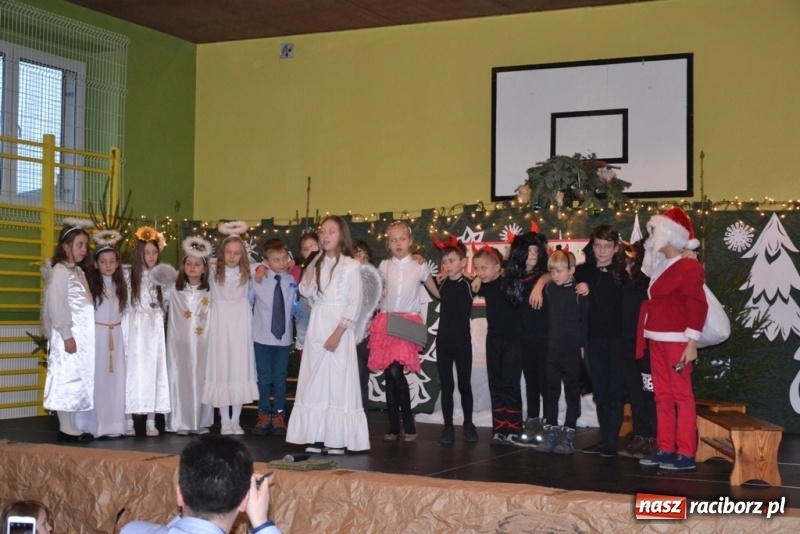 Zdjęcie w galerii na portalu naszraciborz.pl: Szkolny kiermasz w Rudach znów zgromadził tłumy wiadomości z regionu