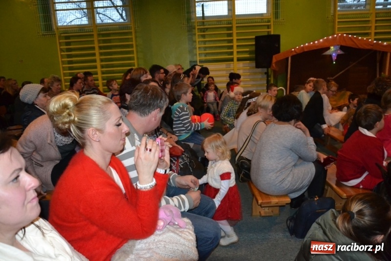 Zdjęcie w galerii na portalu naszraciborz.pl: Szkolny kiermasz w Rudach znów zgromadził tłumy wiadomości z regionu