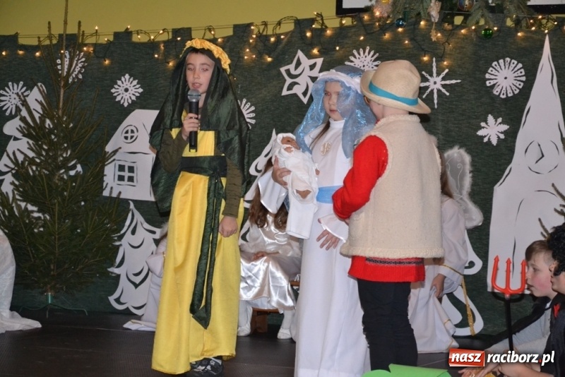 Zdjęcie w galerii na portalu naszraciborz.pl: Szkolny kiermasz w Rudach znów zgromadził tłumy wiadomości z regionu