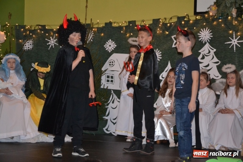 Zdjęcie w galerii na portalu naszraciborz.pl: Szkolny kiermasz w Rudach znów zgromadził tłumy wiadomości z regionu