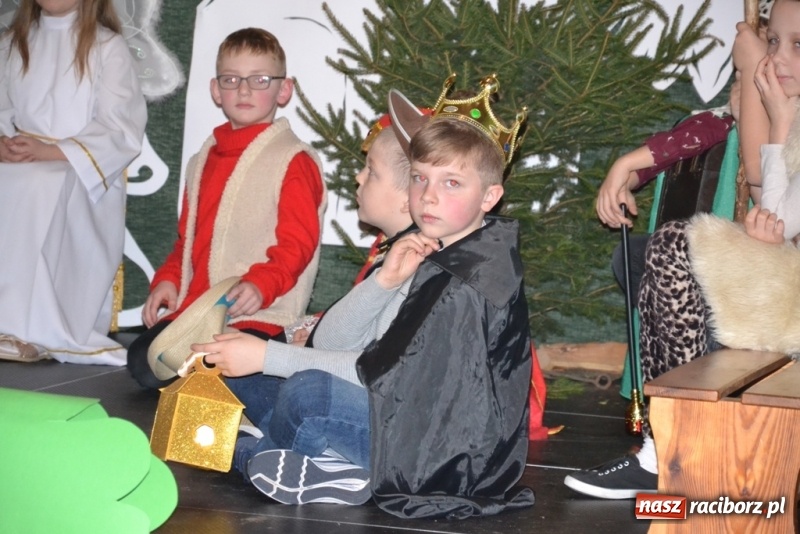 Zdjęcie w galerii na portalu naszraciborz.pl: Szkolny kiermasz w Rudach znów zgromadził tłumy wiadomości z regionu