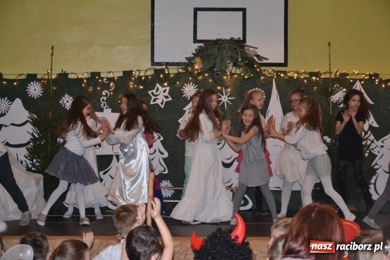 Zdjęcie w galerii na portalu naszraciborz.pl: Szkolny kiermasz w Rudach znów zgromadził tłumy wiadomości z regionu