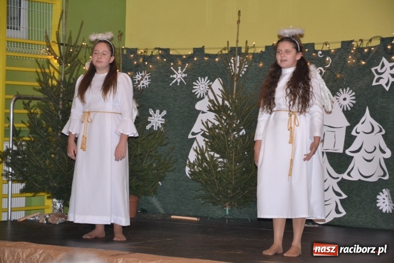 Zdjęcie w galerii na portalu naszraciborz.pl: Szkolny kiermasz w Rudach znów zgromadził tłumy wiadomości z regionu