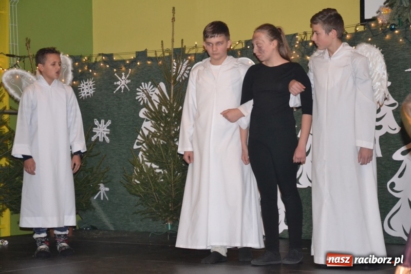 Zdjęcie w galerii na portalu naszraciborz.pl: Szkolny kiermasz w Rudach znów zgromadził tłumy wiadomości z regionu