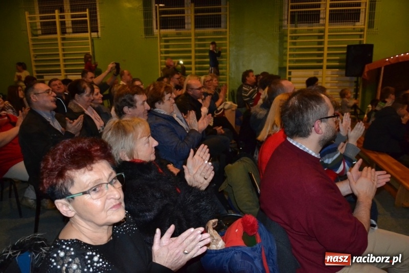 Zdjęcie w galerii na portalu naszraciborz.pl: Szkolny kiermasz w Rudach znów zgromadził tłumy wiadomości z regionu