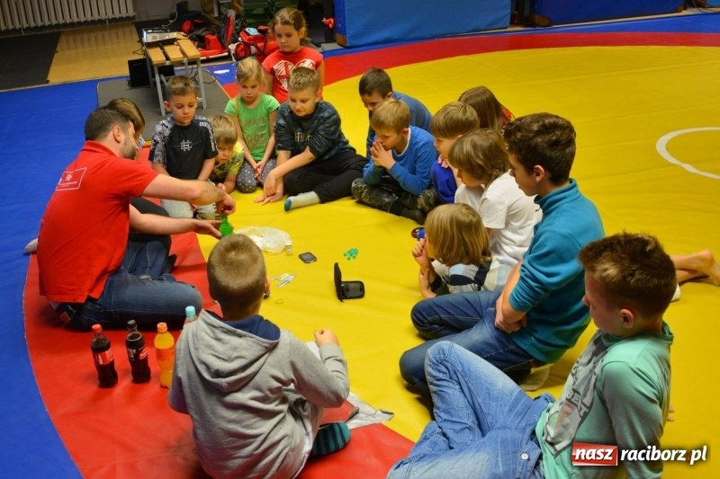 Zdjęcie w galerii na portalu naszraciborz.pl: Profilaktyka w klubie Łamator wiadomości z regionu