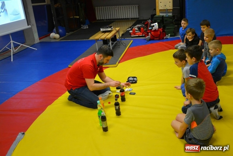 Zdjęcie w galerii na portalu naszraciborz.pl: Profilaktyka w klubie Łamator wiadomości z regionu