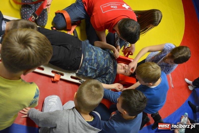 Zdjęcie w galerii na portalu naszraciborz.pl: Profilaktyka w klubie Łamator wiadomości z regionu