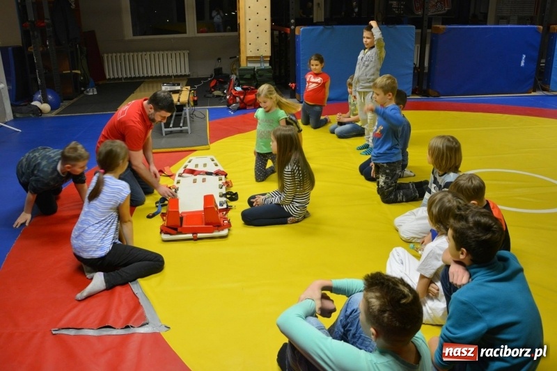 Zdjęcie w galerii na portalu naszraciborz.pl: Profilaktyka w klubie Łamator wiadomości z regionu