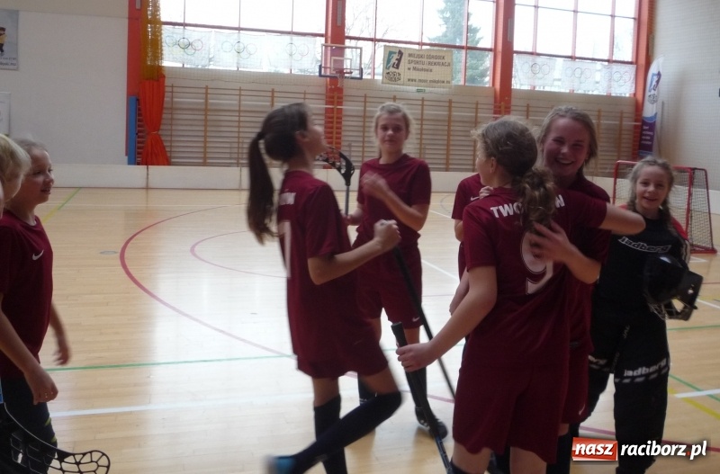 Zdjęcie w galerii na portalu naszraciborz.pl: Tworkowiki w finale Igrzysk Dzieci Województwa Śląskiego w unihokeju  wiadomości z regionu