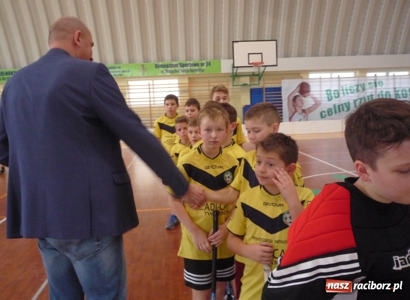 Zdjęcie w galerii na portalu naszraciborz.pl: Tworkowiki w finale Igrzysk Dzieci Województwa Śląskiego w unihokeju  wiadomości z regionu