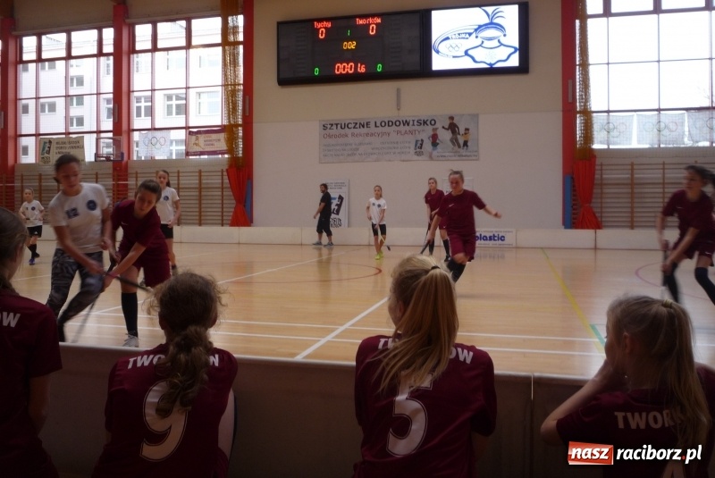 Zdjęcie w galerii na portalu naszraciborz.pl: Tworkowiki w finale Igrzysk Dzieci Województwa Śląskiego w unihokeju  wiadomości z regionu