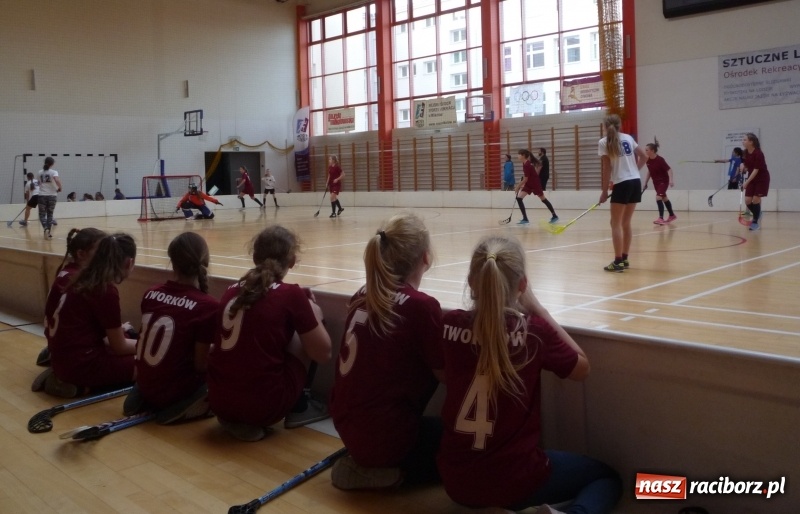 Zdjęcie w galerii na portalu naszraciborz.pl: Tworkowiki w finale Igrzysk Dzieci Województwa Śląskiego w unihokeju  wiadomości z regionu