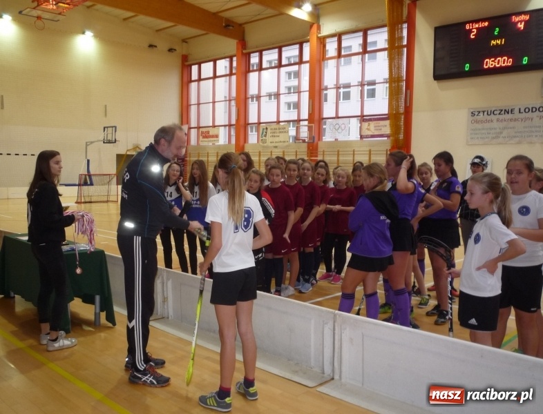 Zdjęcie w galerii na portalu naszraciborz.pl: Tworkowiki w finale Igrzysk Dzieci Województwa Śląskiego w unihokeju  wiadomości z regionu