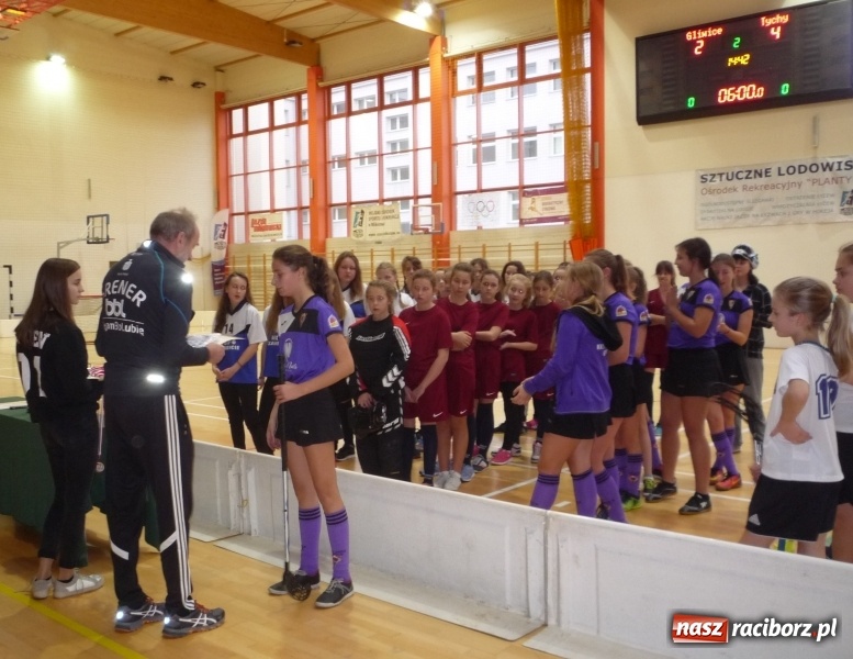 Zdjęcie w galerii na portalu naszraciborz.pl: Tworkowiki w finale Igrzysk Dzieci Województwa Śląskiego w unihokeju  wiadomości z regionu