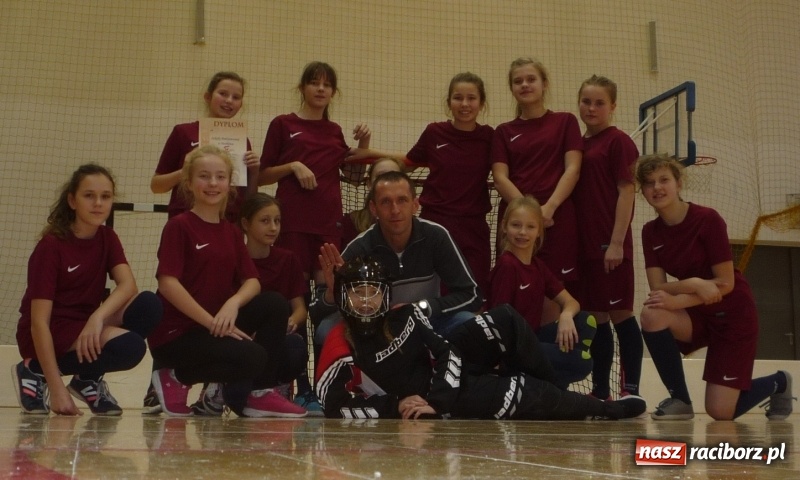 Zdjęcie w galerii na portalu naszraciborz.pl: Tworkowiki w finale Igrzysk Dzieci Województwa Śląskiego w unihokeju  wiadomości z regionu