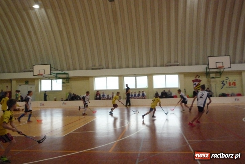 Zdjęcie w galerii na portalu naszraciborz.pl: Tworkowiki w finale Igrzysk Dzieci Województwa Śląskiego w unihokeju  wiadomości z regionu