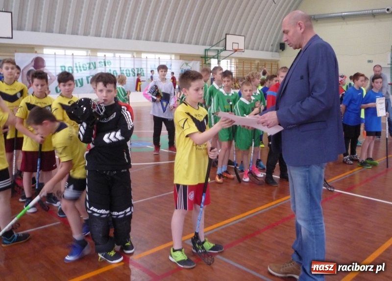 Zdjęcie w galerii na portalu naszraciborz.pl: Tworkowiki w finale Igrzysk Dzieci Województwa Śląskiego w unihokeju  wiadomości z regionu