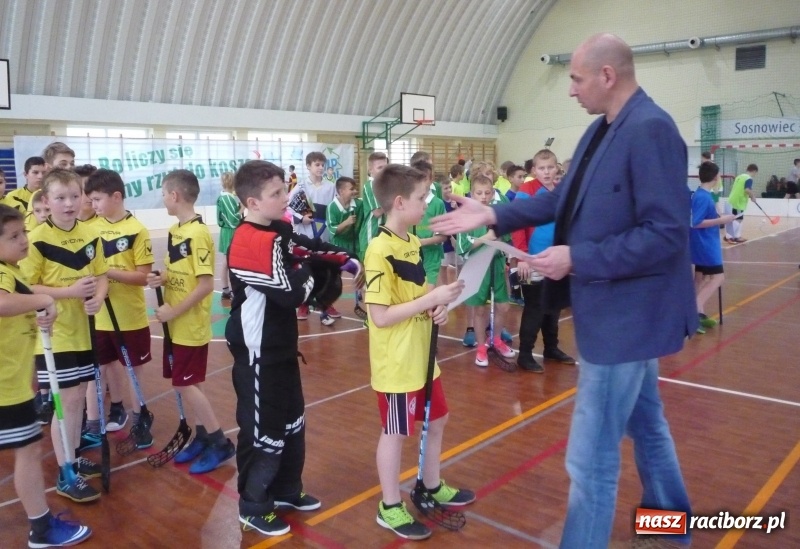 Zdjęcie w galerii na portalu naszraciborz.pl: Tworkowiki w finale Igrzysk Dzieci Województwa Śląskiego w unihokeju  wiadomości z regionu