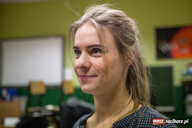 Zdjęcie w galerii na portalu naszraciborz.pl: Koncert kolęd i kiermasz w I LO wiadomości z regionu