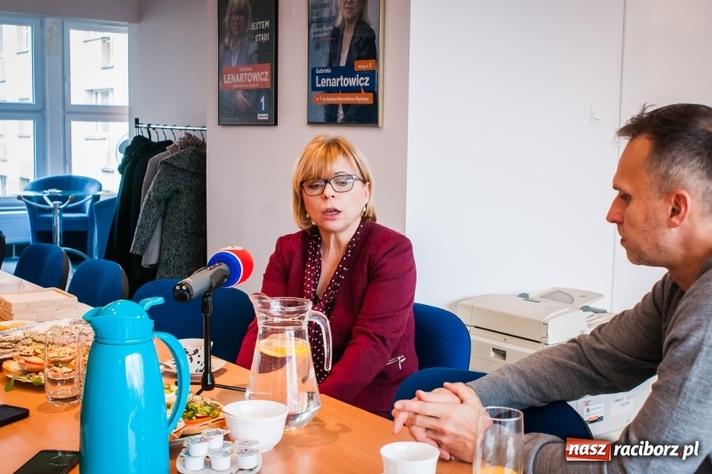 Zdjęcie w galerii na portalu naszraciborz.pl: Śniadanie prasowe u posłanki Gabrieli Lenartowicz wiadomości z regionu