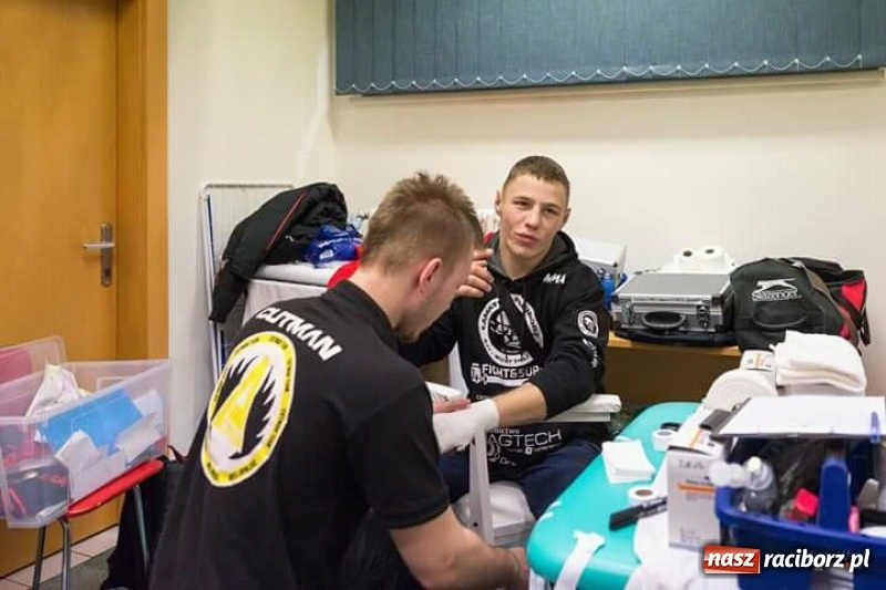 Zdjęcie w galerii na portalu naszraciborz.pl: Mariusz Magda zwyciężył po 40 sekundach walki wiadomości z regionu