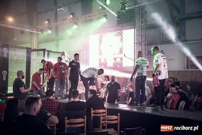 Zdjęcie w galerii na portalu naszraciborz.pl: Mariusz Magda zwyciężył po 40 sekundach walki wiadomości z regionu