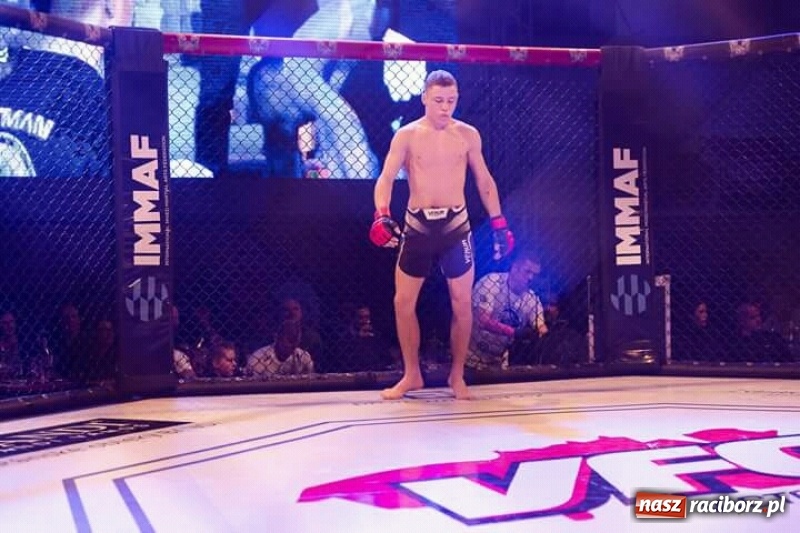Zdjęcie w galerii na portalu naszraciborz.pl: Mariusz Magda zwyciężył po 40 sekundach walki wiadomości z regionu