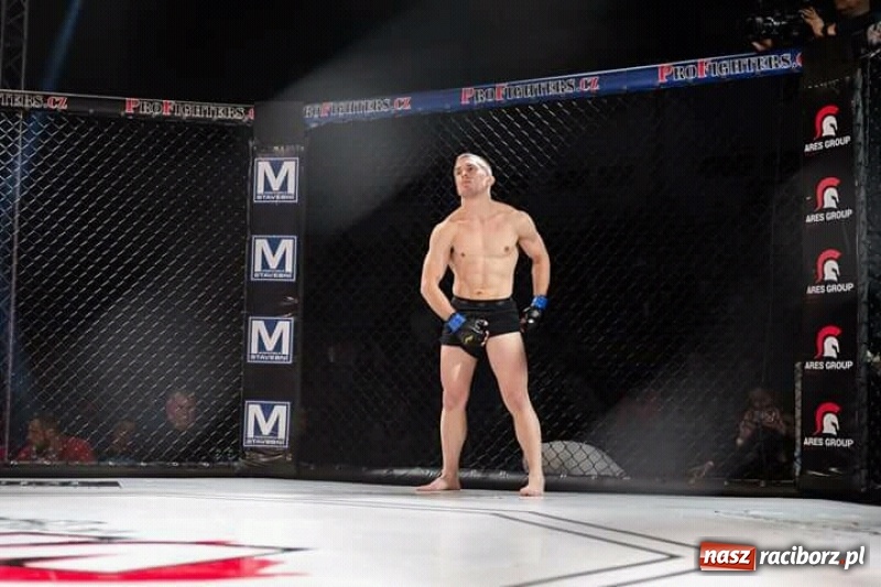 Zdjęcie w galerii na portalu naszraciborz.pl: Mariusz Magda zwyciężył po 40 sekundach walki wiadomości z regionu