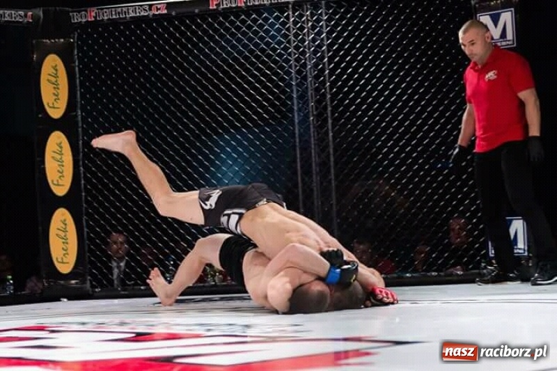Zdjęcie w galerii na portalu naszraciborz.pl: Mariusz Magda zwyciężył po 40 sekundach walki wiadomości z regionu