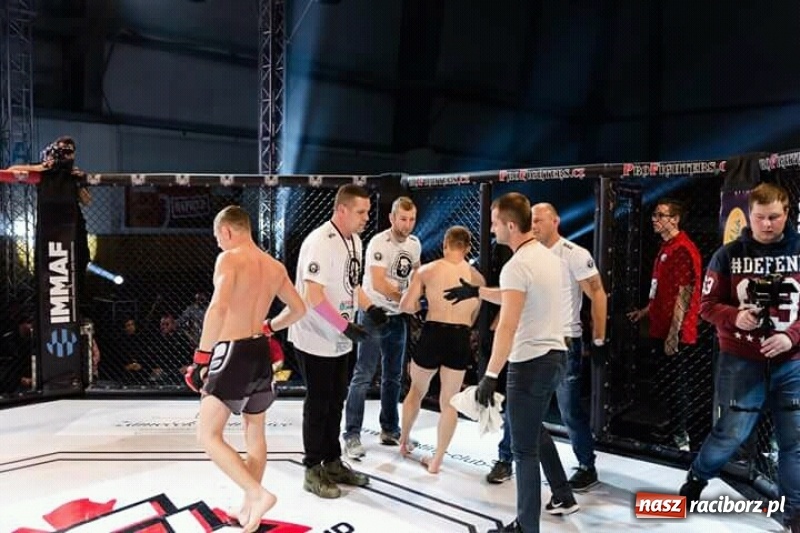 Zdjęcie w galerii na portalu naszraciborz.pl: Mariusz Magda zwyciężył po 40 sekundach walki wiadomości z regionu