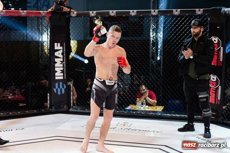 Zdjęcie w galerii na portalu naszraciborz.pl: Mariusz Magda zwyciężył po 40 sekundach walki wiadomości z regionu