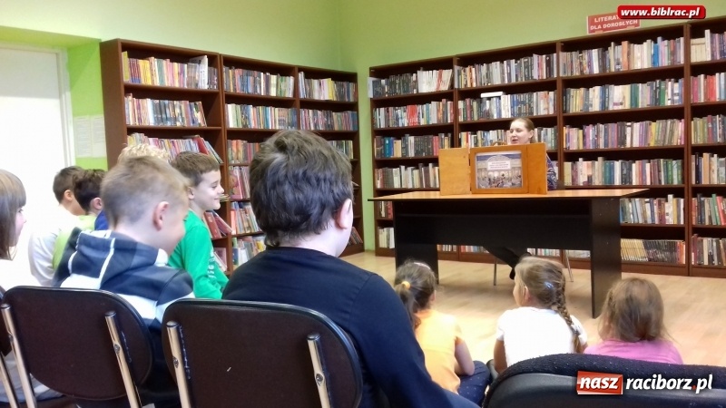 Zdjęcie w galerii na portalu naszraciborz.pl: Boże Narodzenie Krowy Zosi w bibliotece ZSP nr 3 wiadomości z regionu