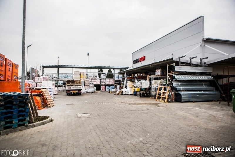 Zdjęcie w galerii na portalu naszraciborz.pl: Hurtownia farb i Centrum Materiałów Budowlanych GRUD teraz tylko przy Kościuszki 6 wiadomości z regionu