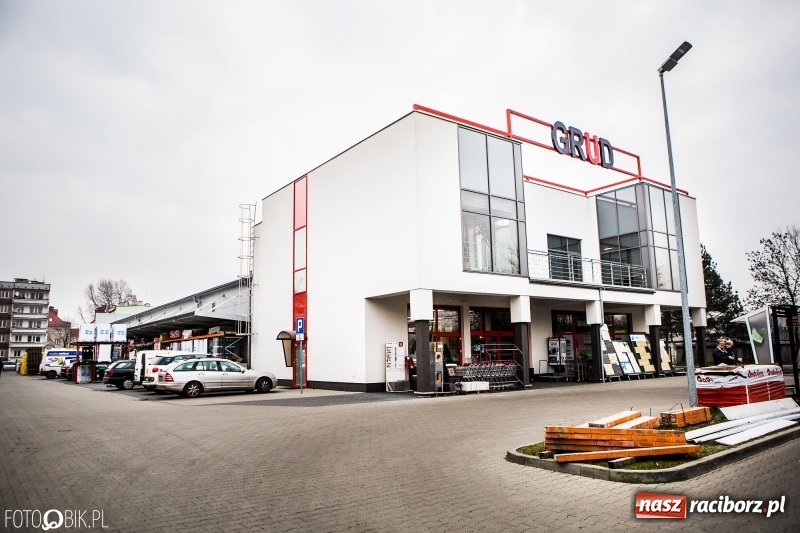 Zdjęcie w galerii na portalu naszraciborz.pl: Hurtownia farb i Centrum Materiałów Budowlanych GRUD teraz tylko przy Kościuszki 6 wiadomości z regionu