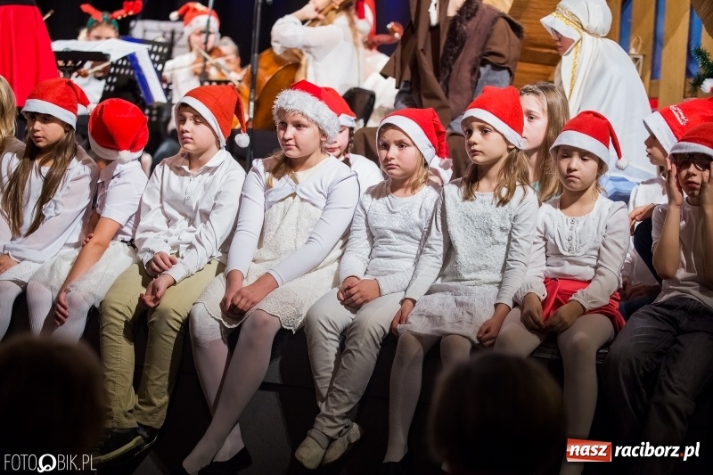 Zdjęcie w galerii na portalu naszraciborz.pl: Koncert kolędowy uczniów i nauczycieli szkoły muzycznej wiadomości z regionu