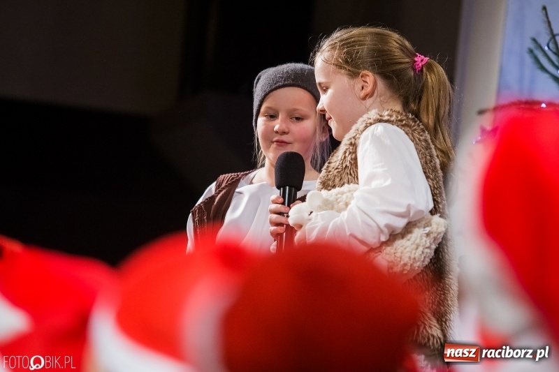 Zdjęcie w galerii na portalu naszraciborz.pl: Koncert kolędowy uczniów i nauczycieli szkoły muzycznej wiadomości z regionu