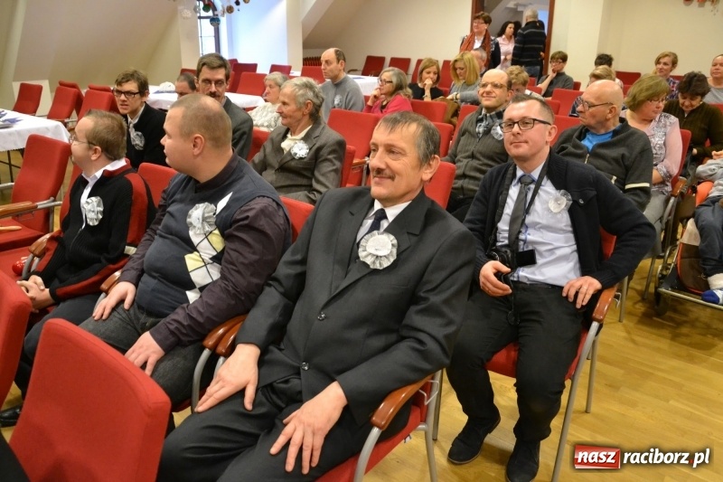 Zdjęcie w galerii na portalu naszraciborz.pl: Szczególne spotkanie wigilijne na raciborskim zamku  wiadomości z regionu